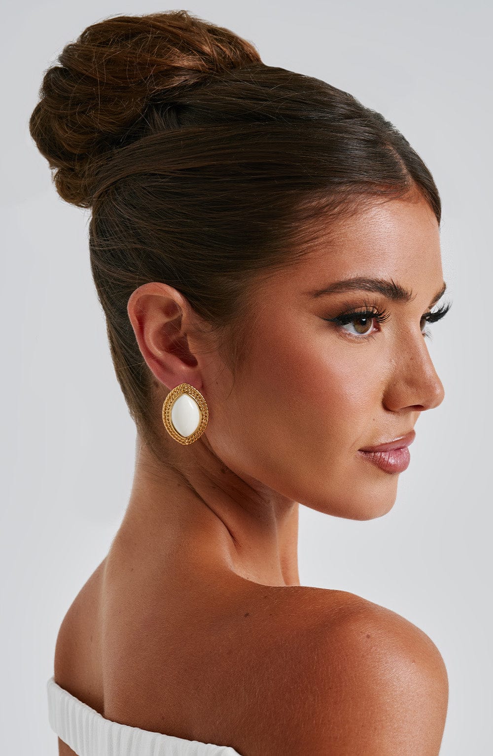 Ivory & Gold Azra Stud Earrings with Textured Frame
