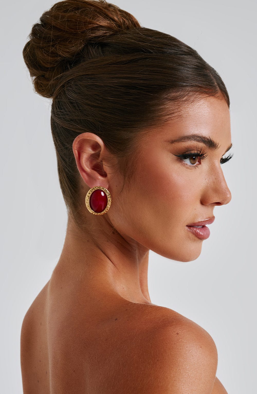 Red Gold Oval Stud Earrings with Stone Center – Eloise Jewelry