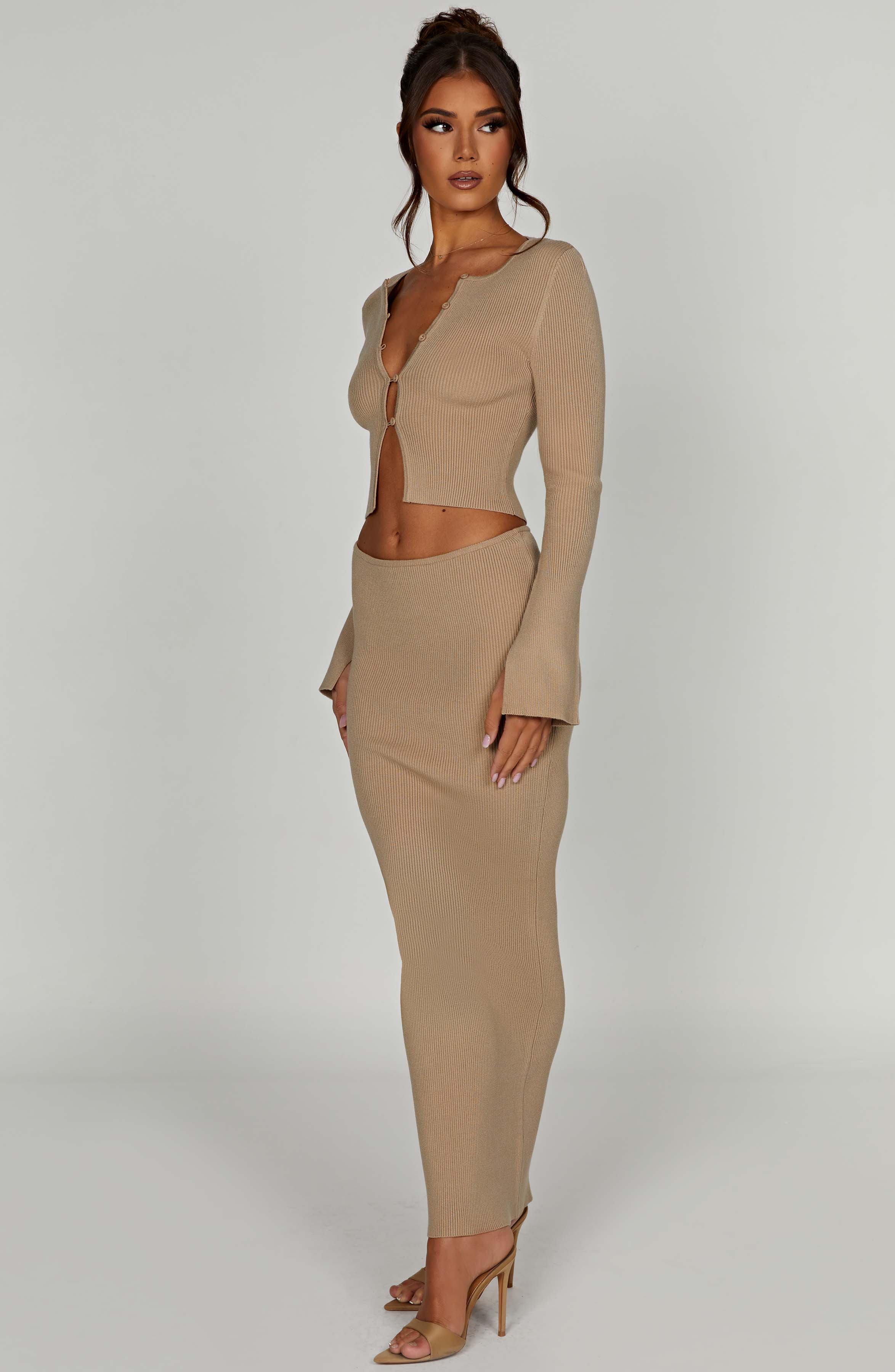 Elia Ribbed Knit Maxi Skirt - Beige Flattering Fit