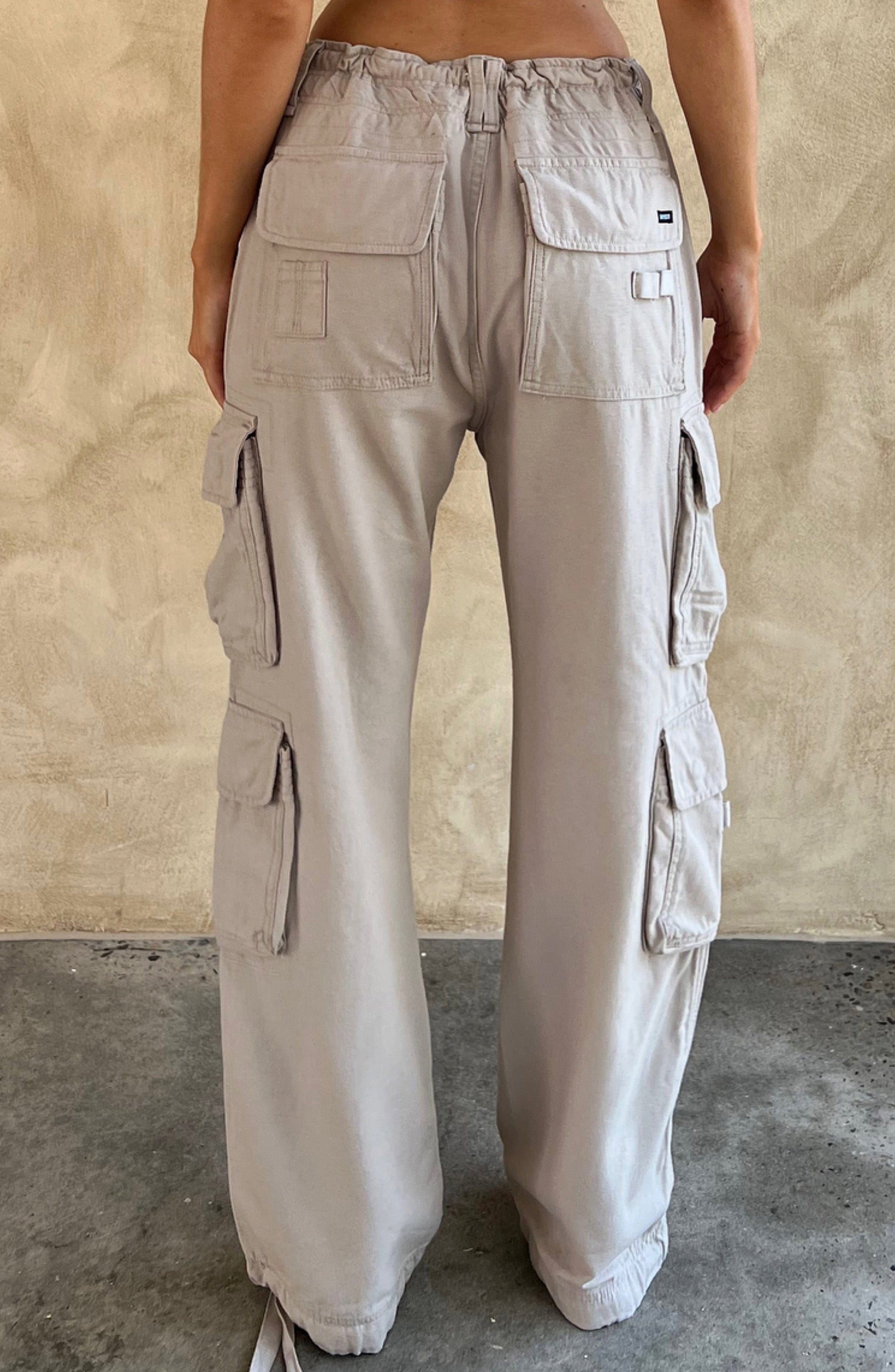 Tinashe Y2K Cargo Pants - Light Grey Oversized Fit